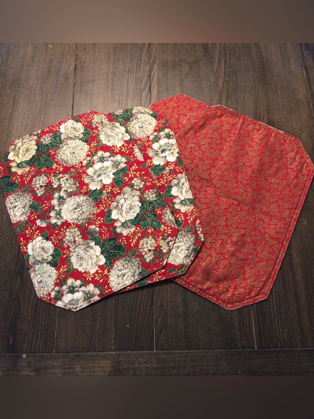 Vintage Reversible Quilted Christmas Floral Octagonal Placemats Set of 4.